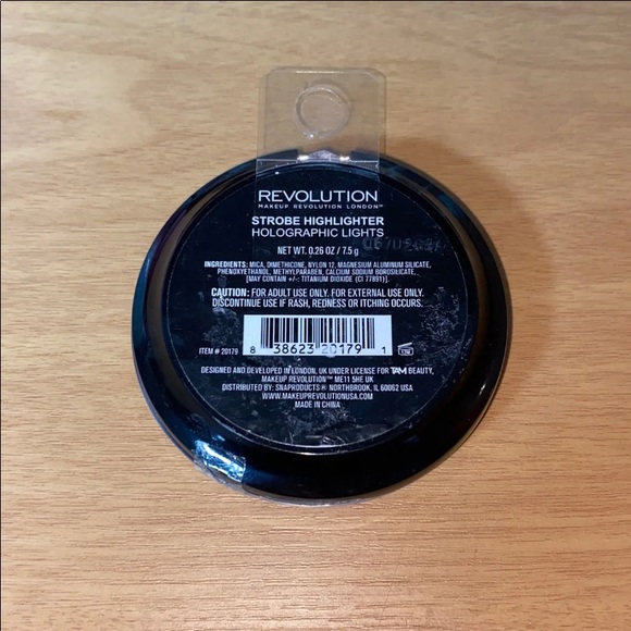 ⚠️SOLD⚠️ Makeup Revolution Highlighter - Picture 2 of 2